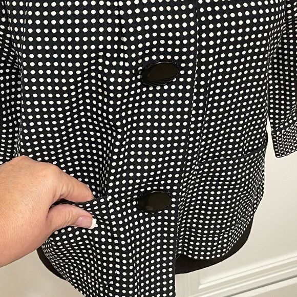 Black and White Jacket - Picture 4 of 6